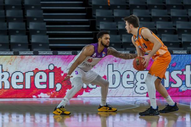 我觉得乌加 我觉得乌加