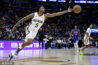 队始终以坚 队始终以坚